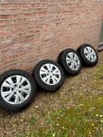 Hyundai winterbanden Vredestein 15 inch, Auto diversen, Wieldoppen, Zo goed als nieuw, Ophalen