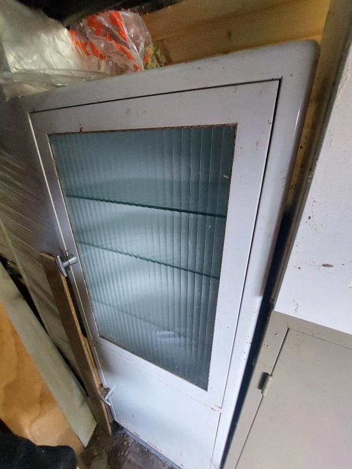 dokterskast vintage, Huis en Inrichting, Kasten | Vitrinekasten, Gebruikt, 150 tot 200 cm, 50 tot 100 cm, 25 tot 50 cm, Glas, Metaal