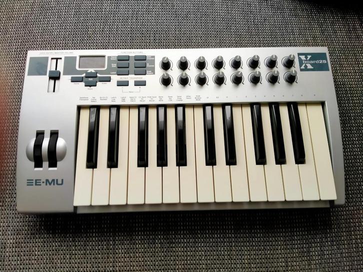 E-MU Xboard 25 – expressieve MIDI-controller met aftertouch, Muziek en Instrumenten, Midi-apparatuur, Gebruikt, Ophalen