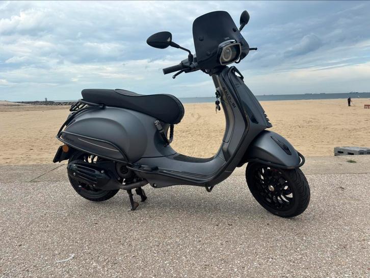 Custom Vespa Sprint 2021, Fietsen en Brommers, Scooters | Vespa, Zo goed als nieuw, Vespa S, Maximaal 45 km/u, Benzine, Ophalen