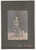 Jongen met hond grote foto kabinetfoto P.A. Weise Enschede, Gebruikt, Ophalen of Verzenden, Foto, Dier