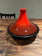 Le Creuset Tagine 31 cm kersenrood (nieuw), Huis en Inrichting, Keuken | Potten en Pannen, Gietijzer, Nieuw, Ophalen of Verzenden