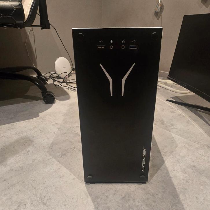 PC, Microphone en Monitor, Computers en Software, Desktop Pc's, Gebruikt, 3 tot 4 Ghz, 8 GB, Gaming, Ophalen of Verzenden