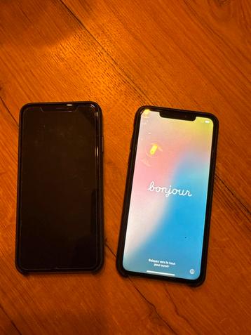 2x - iPhone Xs Max beschikbaar voor biedingen