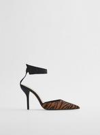 Zara Pumps met Fake Fur, Kleding | Dames, Schoenen, Ophalen of Verzenden, Zo goed als nieuw, Bruin, Overige typen