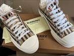 Burberry maar 37 NIEUW!!, Kleding | Dames, Schoenen, Nieuw, Ophalen of Verzenden, Sneakers of Gympen, Burberry