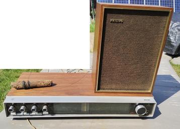 Oude Philips Radio beschikbaar voor biedingen