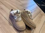 UGG Lowmel nieuw, Nieuw, Ophalen of Verzenden, Sportschoenen, Beige