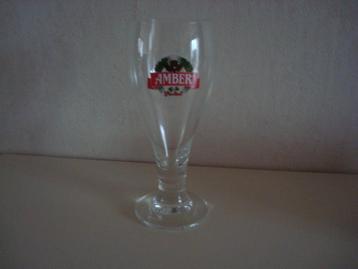 Glas Amber biermerk beschikbaar voor biedingen