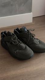 Nike air huarache khaki sportwear schoenen maat 44, Ophalen of Verzenden, Zo goed als nieuw, Overige kleuren