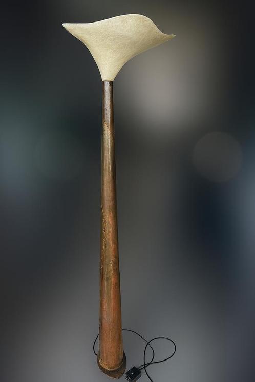 Zeldzame sculpturale vloerlamp in massief koper & fiberglas, Huis en Inrichting, Lampen | Vloerlampen, Zo goed als nieuw, Ophalen