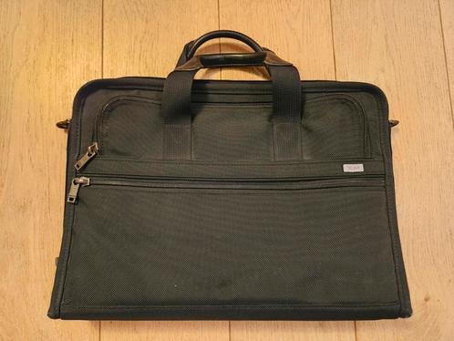 Tumi Alpha Gen 4 Ballistic Nylon Slim Laptop Briefcase, Computers en Software, Laptoptassen, Zo goed als nieuw, Aktetas, 17 inch of meer