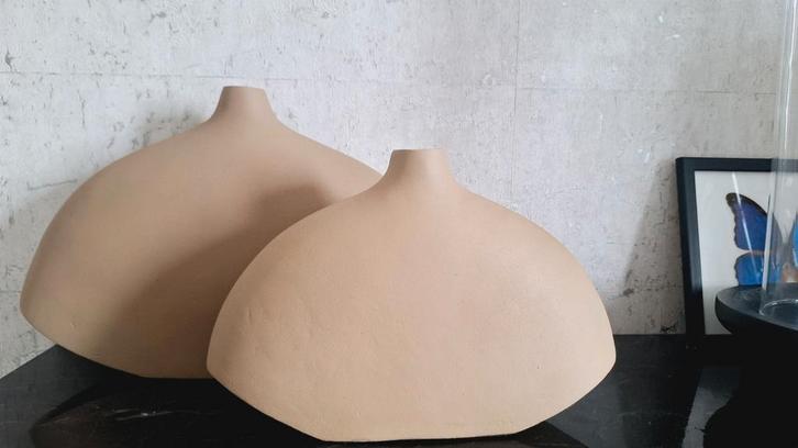 Nieuwe ruw metalen donker beige vazen van Colmore, Huis en Inrichting, Woonaccessoires | Vazen, Nieuw, Overige kleuren, Minder dan 50 cm
