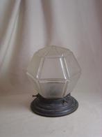 Oude plafonnière met geslepen glazen bol, Ophalen of Verzenden, Gebruikt, Glas, Jaren 30