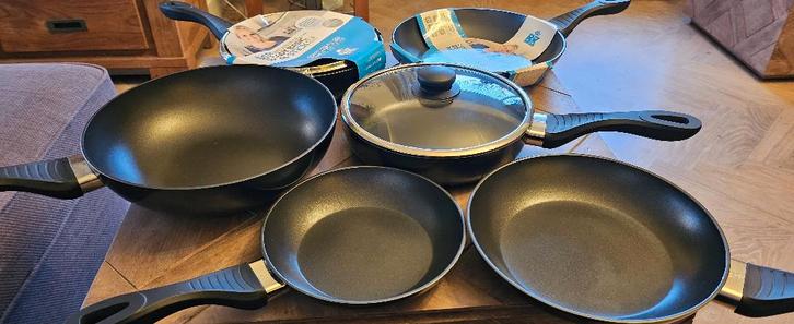 Bk pannenset 6-delig, Huis en Inrichting, Keuken | Potten en Pannen, Nieuw, Pannenset, Aluminium, Ophalen of Verzenden