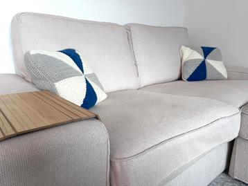 KIVIK 2-zitsbank, lichtbeige + voetenbank met bergruimte - afbeelding 3