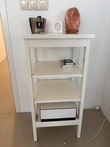 Wit dressoir