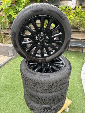 Mini zwarte velg 16 inch met winterband Continental beschikbaar voor biedingen