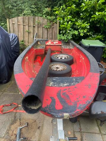 Gratis boot en trailer beschikbaar voor biedingen