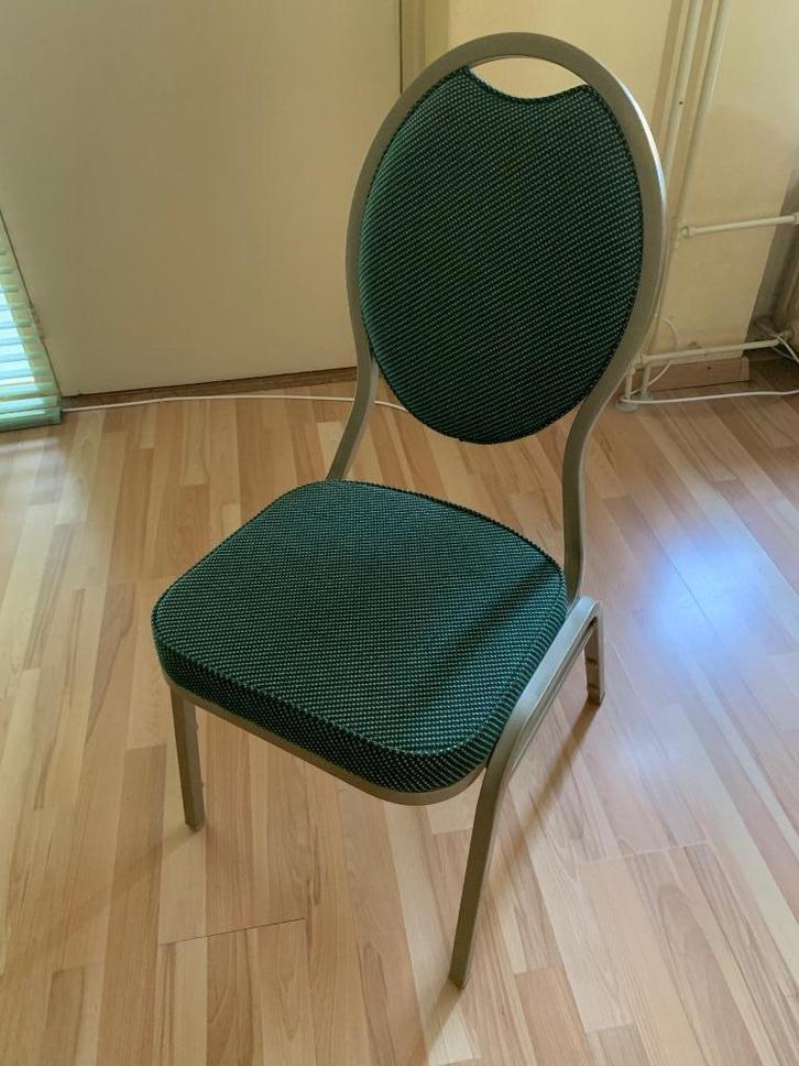 Luxe eetkamerstoel zoekt gezelschap in eetkamer, Huis en Inrichting, Stoelen, Zo goed als nieuw, Eén, Metaal, Stof, Ophalen
