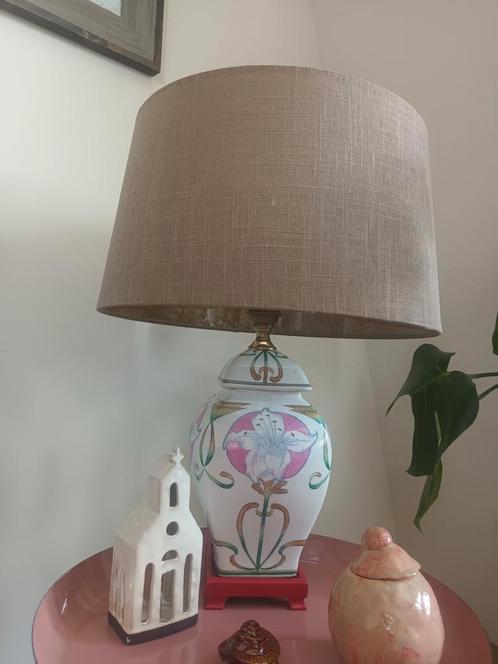 Chineese lampenvoet met 2 verschillende kappen., Huis en Inrichting, Lampen | Tafellampen, Zo goed als nieuw, Minder dan 50 cm