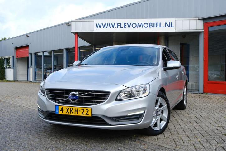 Volvo V60 1.6 T3 Momentum Clima|Navi|Cruise|PDC|LMV, Auto's, Volvo, Bedrijf, Te koop, V60, ABS, Airbags, Airconditioning, Bluetooth