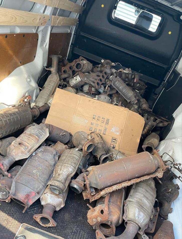 Gezocht roetfilters / katalysatoren, Auto-onderdelen, Motor en Toebehoren, Nieuw, Ophalen of Verzenden