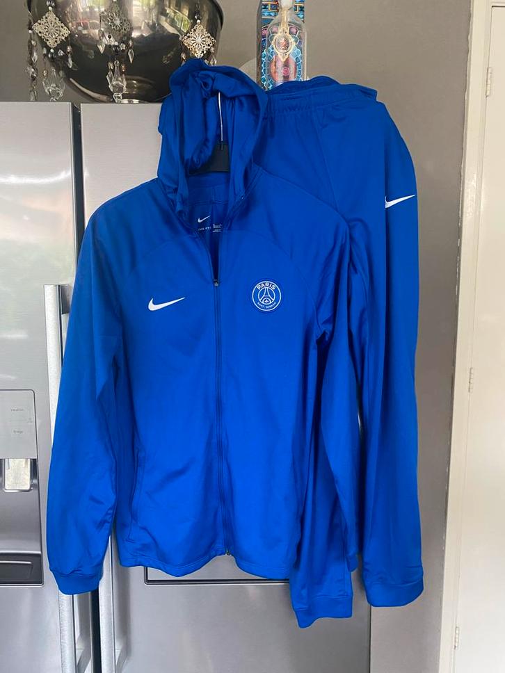 Nieuw PSG Trainingspak Maat 158-170 (10-12 jaar), Kinderen en Baby's, Kinderkleding | Maat 146, Nieuw, Ophalen of Verzenden