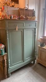 Groene brocante meidenkast, Ophalen