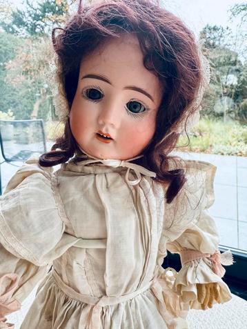 ## Antieke Pop ## lief gezichtje ## beschikbaar voor biedingen