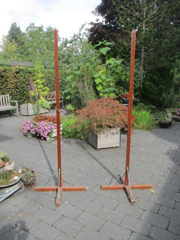 Vintage turnzaal materiaal, hoogspringpalen. Groeimeter beschikbaar voor biedingen
