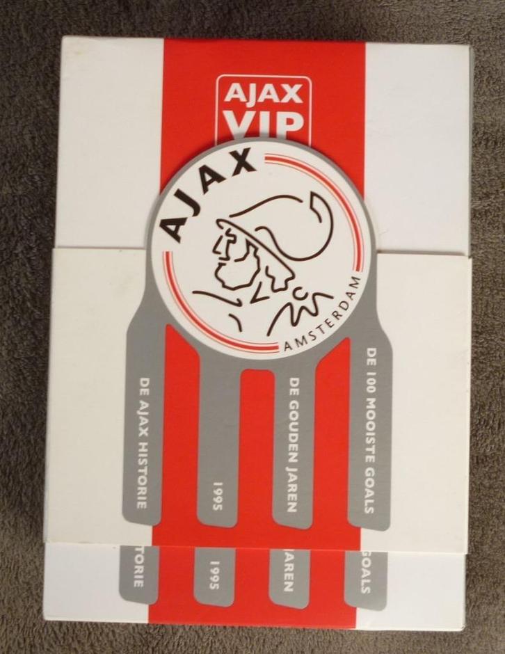 VIP box van Ajax 4x DVD-s en 10 kleurenfoto-s, Verzamelen, Sportartikelen en Voetbal, Zo goed als nieuw, Overige typen, Ajax, Ophalen of Verzenden