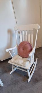 Mooie wit houten schommelstoel, Huis en Inrichting, Stoelen, Wit, Zo goed als nieuw, Eén, Ophalen