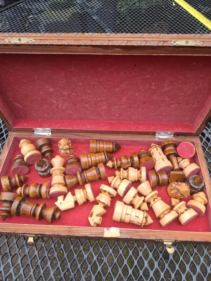 Vintage Schaakspel met Houten Kist, Hobby en Vrije tijd, Gezelschapsspellen | Bordspellen, Gebruikt, Een of twee spelers, Reisspel
