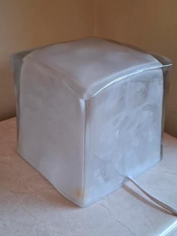 IKEA Icecube Lamp - IJsblok tafellamp  beschikbaar voor biedingen