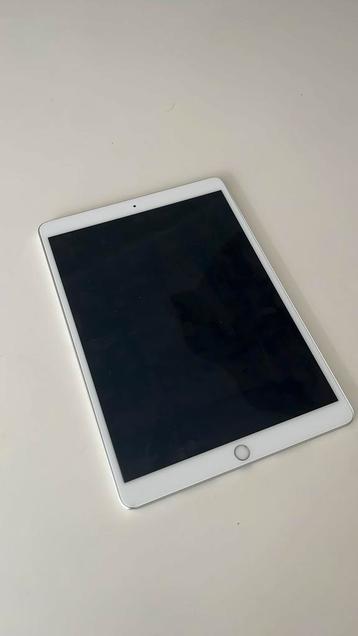 Ipad air met pencil beschikbaar voor biedingen