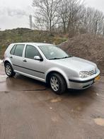 Volkswagen Golf 1.6 77KW 2002 Grijs, Auto's, Voorwielaandrijving, 1145 kg, 4 cilinders, 49 €/maand