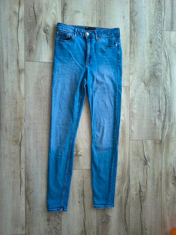Prachtige blauwe high waist spijkerbroek van Asos, 28-32. S. beschikbaar voor biedingen