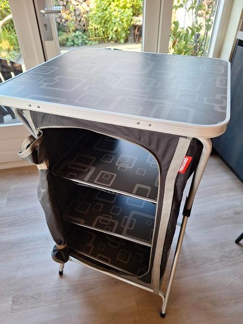 2 x Campingkast Trigano met 3 vakken z.g.a.n., Caravans en Kamperen, Kampeermeubelen, Zo goed als nieuw, Campingkast, Ophalen