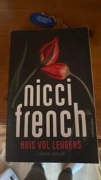 Nicci French - Huis vol leugens, Nicci French, Ophalen of Verzenden, Zo goed als nieuw, Nederland