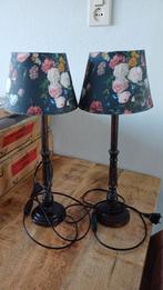 Gratis ophalen 2 tafel lampjes of 2 nachtkast lampjes, Huis en Inrichting, Lampen | Tafellampen, Ophalen, Gebruikt, Hout, Minder dan 50 cm