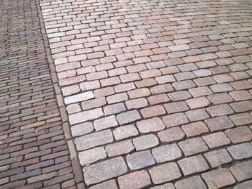 Gebruikte zweeds graniet kinderkoppen/kasseien 20x14x14cm beschikbaar voor biedingen