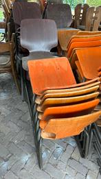 Partij Vintage Stapelbare Stoelen - Kangoeroe Model, Huis en Inrichting, Stoelen, Ophalen, Gebruikt, Bruin, Vintage industrieel robuust stapelbaar