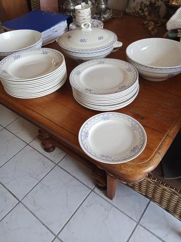 te koop oude aardewerk serviedelen ST AMANDOISE beschikbaar voor biedingen