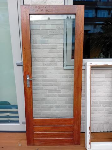 Hardhouten deur buitendeur achterdeur 826x2010mm met kozijn beschikbaar voor biedingen