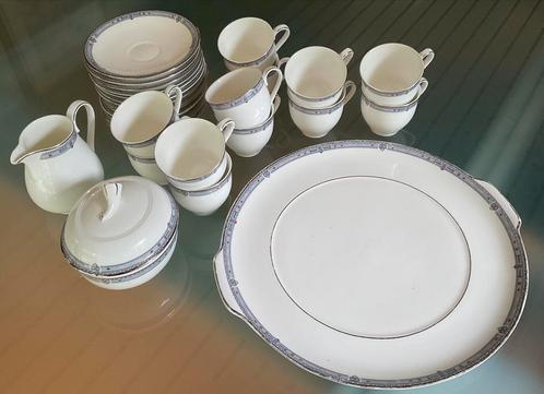 Royal Canterbury  Fine bone china  model Maya koffieservies, Antiek en Kunst, Antiek | Servies compleet, Ophalen of Verzenden