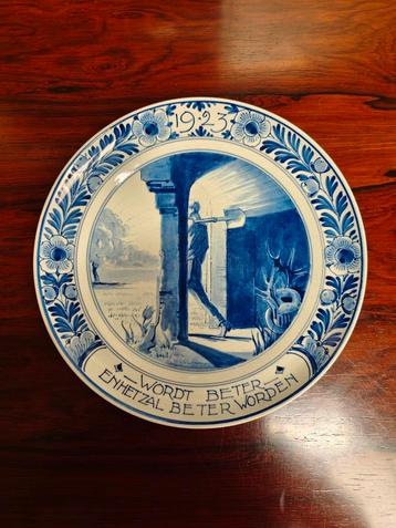 Zeldzame Royal Delft Plaat 1923 - 'Het Wordt Beter' beschikbaar voor biedingen