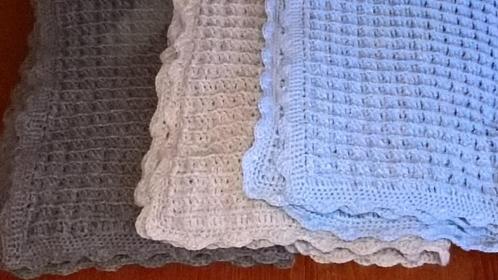 3 Nieuwe Deken baby bedje Gehaakt Prijs per Stuk, Antiek en Kunst, Curiosa en Brocante, Verzenden