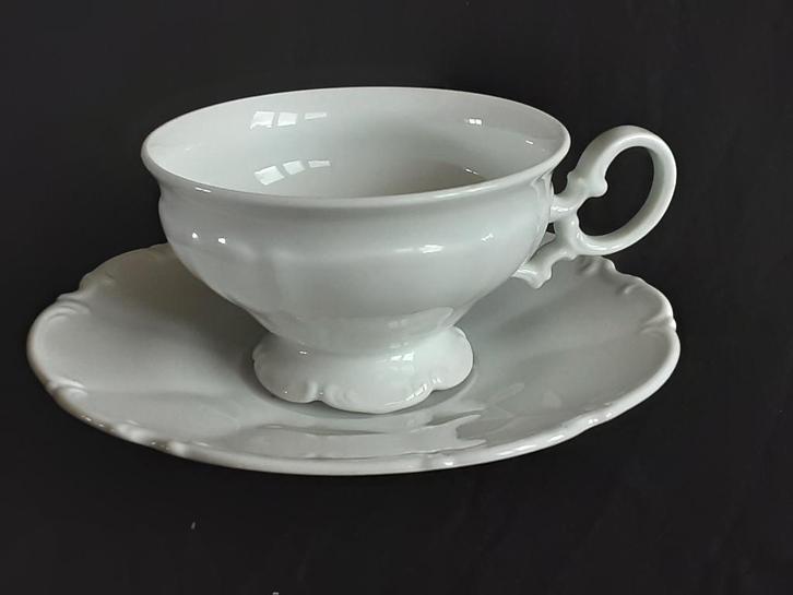 Hutschenreuther Sylvia wit  kop en schotel, Huis en Inrichting, Keuken | Servies, Zo goed als nieuw, Kop(pen) en/of Schotel(s)