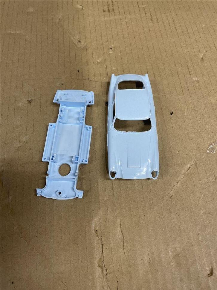 Scalextric Aston Martin C68 lichtblauwe replica body en basi, Hobby en Vrije tijd, Modelbouw | Auto's en Voertuigen, Zo goed als nieuw